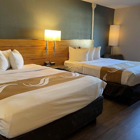 Quality Inn Frontier At Us Hwy 30 Clinton Dış mekan fotoğraf