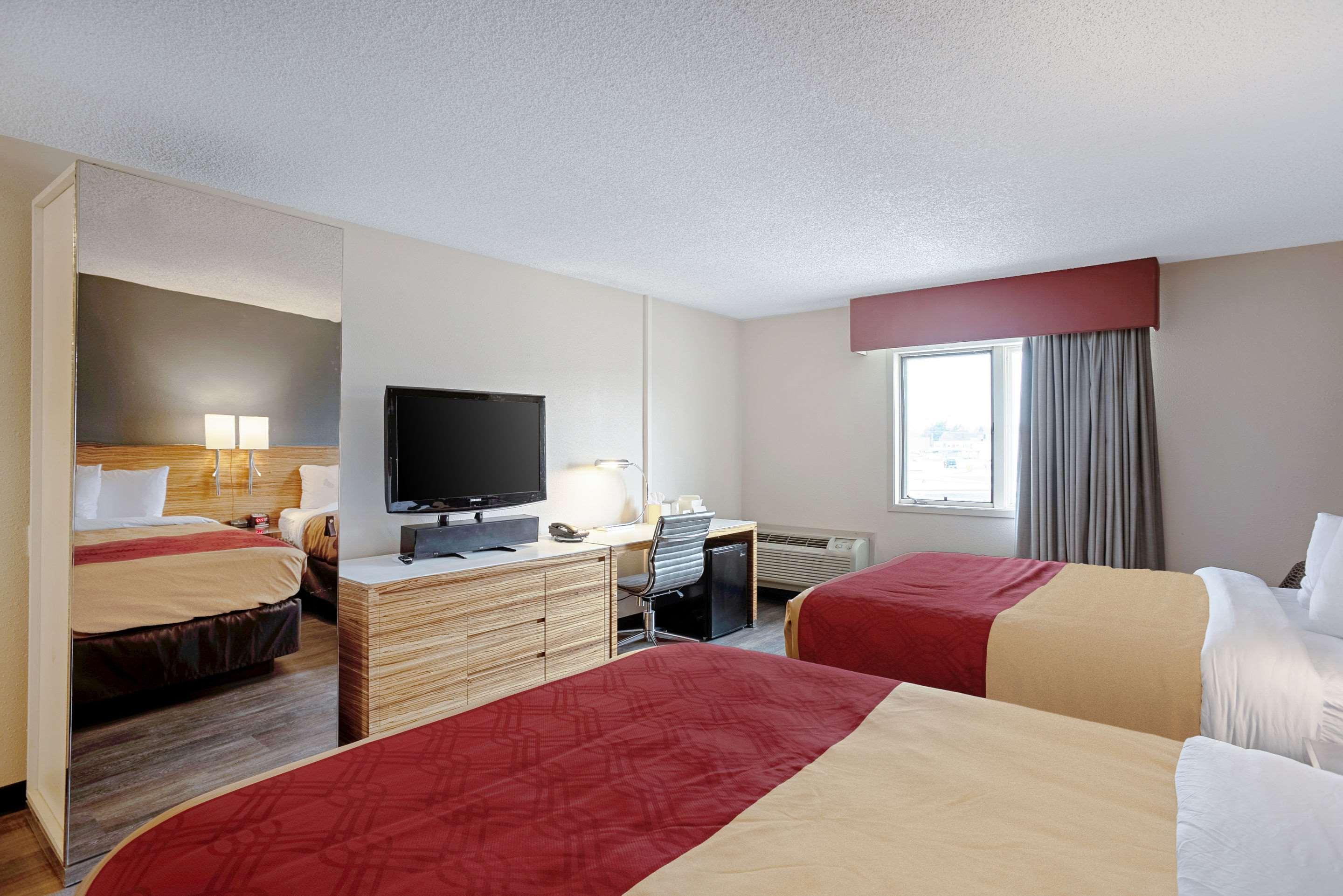 Quality Inn Frontier At Us Hwy 30 Clinton Dış mekan fotoğraf