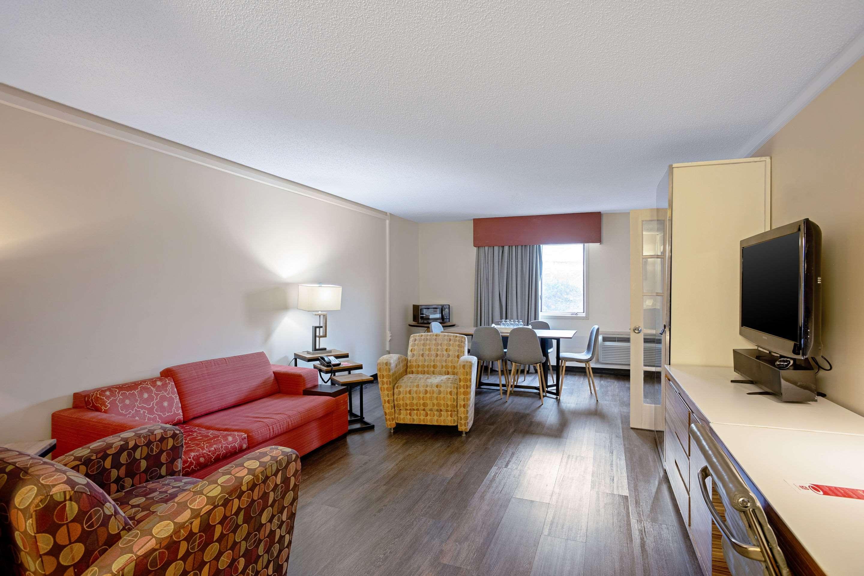 Quality Inn Frontier At Us Hwy 30 Clinton Dış mekan fotoğraf
