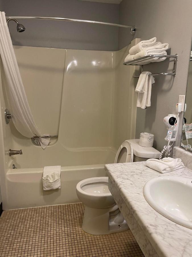 Quality Inn Frontier At Us Hwy 30 Clinton Dış mekan fotoğraf